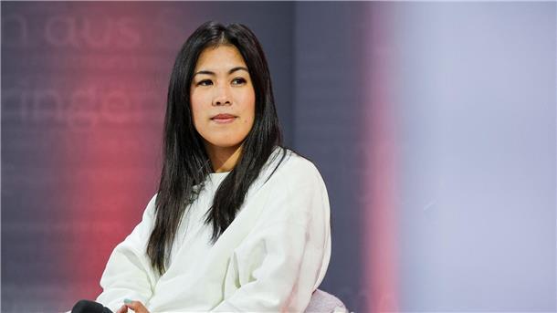 Wissenschaftsthemen für Kinder aufbereitet - Mai Thi Nguyen-Kim stellt auf der Buchmesse ihre Reihe „BiBiBiber hat da mal ‚ne Frage“ vor.