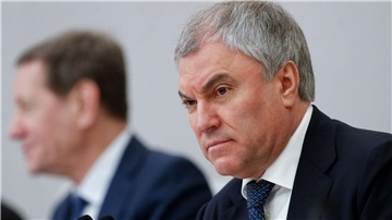 Wjatscheslaw Wolodin beschuldigt die westlichen Regierungen, eine Politik des Völkermords in der Ukraine zu unterstützen.