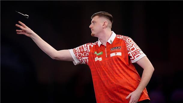 Titel in Budapest: „Meenzer Bub“ düpiert Weltelite im Darts WM-Teilnehmer Niko Springer feiert seinen größten Erfolg.