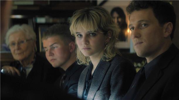 Im Sog der Metropole - die Berlin-Serie „The Next Level“ Wo laufen die vielen Fäden zusammen? Rosa (Lisa Vicari) und Tomasz (Artjom Gilz) in einer Szene der ARD-Miniserie „The Next Level“.