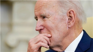 Woher stammen die drei abgeschossenen Flugobjekte? Die US-Regierung tappt immer noch im Dunklen - und Präsident Joe Biden gerät zunehmemd unter Druck.