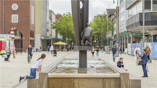 Expertin im Interview: „Eine Innenstadt muss ihre eigene Identität finden“ Werftbrunnen in der Innenstadt