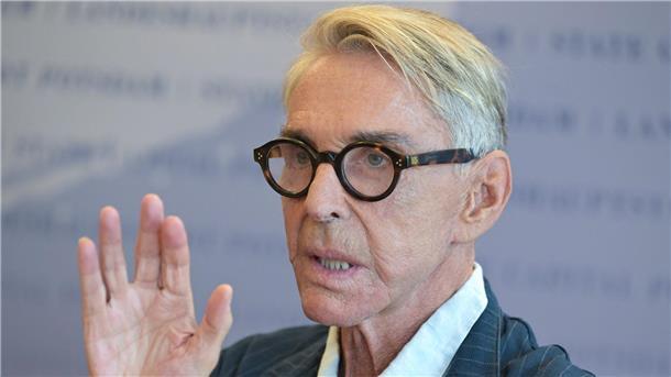 Wolfgang Joop zeigt im nächsten Jahr sein Lebenswerk in Potsdam.
