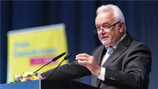 Nach Putin-Vergleich: Kubicki entschuldigt sich bei Habeck Wolfgang Kubicki (FDP) hatte mit einer Aussage über Bundeswirtschaftsminister Robert Habeck für Empörung gesorgt.