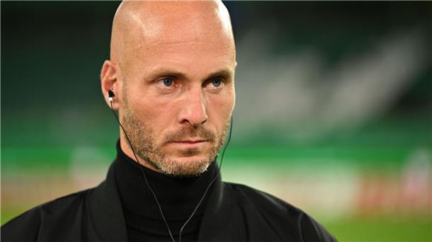 Brandrede des Torwarts - Simonis bleibt Wolfsburg-Trainer Wolfsburgs Trainer Paul Simonis.