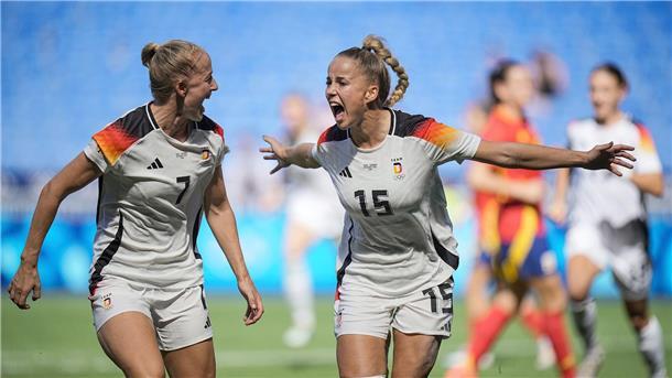 EM-Auslosung: DFB-Frauen droht England schon in der Gruppe Wollen auch bei der EM jubeln: Lea Schüller und Giulia Gwinn