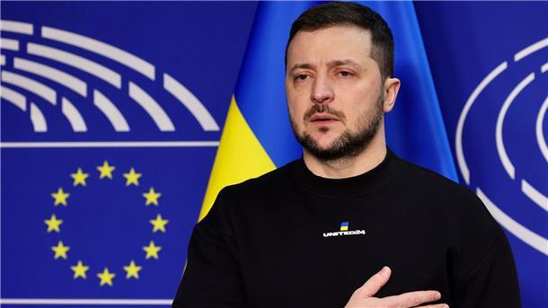 Wolodymyr Selenskyj, Präsident der Ukraine, trifft zu einem EU-Gipfel im Gebäude des Europäischen Rates ein.