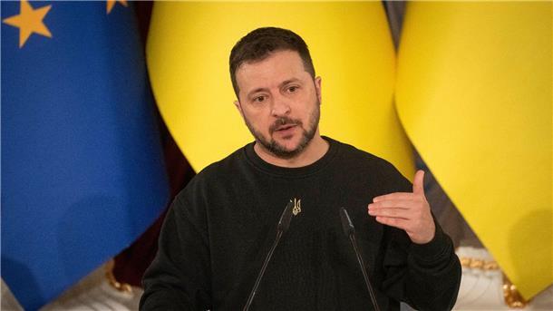 Krieg gegen die Ukraine: So ist die Lage Wolodymyr Selenskyj: Die Verteidigungsausgaben haben Vorrang im Haushalt.