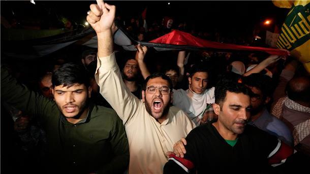 Wut in Nahost über Explosion bei Gaza-Klinik Wütende Proteste in Teheran.