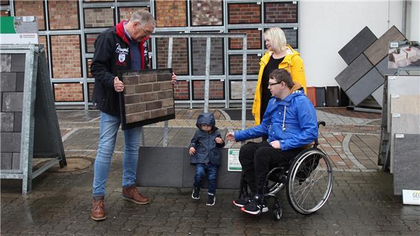 Yvonne und Marvin Holst stehen vor einer schwierigen Entscheidung: Wie soll die Fassade ihres Hauses aussehen?