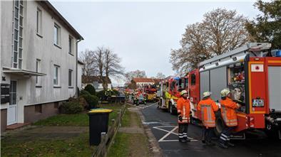 Feuer im Rotenburger Upaltenweg geht glimpflich aus Zahlreiche Feuerwehrleute waren im Rotenburger Upaltenweg im Einsatz.