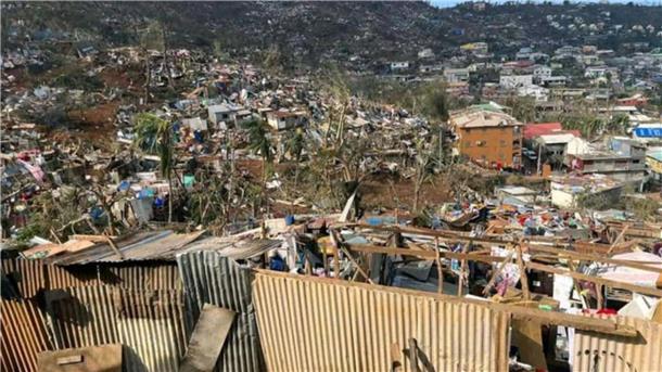 Wohl erst in Tagen Gewissheit über Todeszahl auf Mayotte Zahlreiche Häuser sind zerstört.