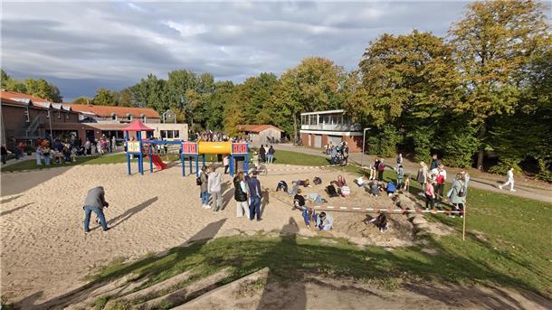 Grundschule Engeo feiert 40. Geburtstag mit buntem Schulfest Zahlreiche Mitmachaktionen an der Grundschule Engeo sorgten für Abwechslung bei der Jubiläumsfeier.