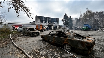 Zerstörung im südukrainischen Saporischschja. Nach ukrainischen Angaben schlugen russische Raketen ein.