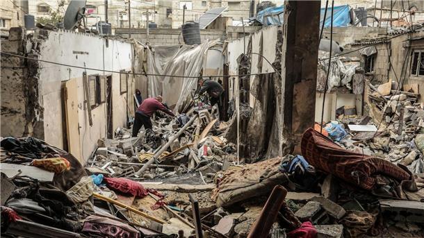 Blick durch „Fenster in die Hölle“ von Gaza Zerstörung und Leid dominieren den Gazastreifen.