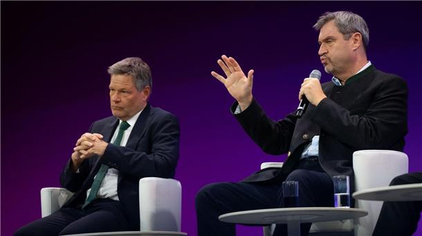 Söder an Habeck: Geh mit Gott – Hauptsache, weit weg Ziemlich beste Feinde: Robert Habeck und Markus Söder. (Archivbild)