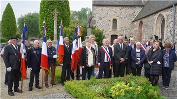 Zu den Feierlichkeiten in der nordfranzösischen Partnergemeinde Petit-Caux war eine 33-köpfige Delegation aus Stadland gereist.
