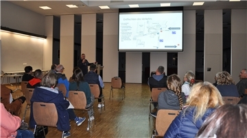 Zu der Präsentation des Verkehrskonzeptes in der Markthalle kamen rund 40 Besucherinnen und Besucher.