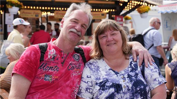 Zu ihrem Urlaub an der Nordsee gehört ein Besuch in Bremerhaven für Thomas und Regina Huppertz dazu. Die beiden sind aus Hagen in Westfalen zu Besuch in der Seestadt und genießen die Maritimen Tage zu zweit.