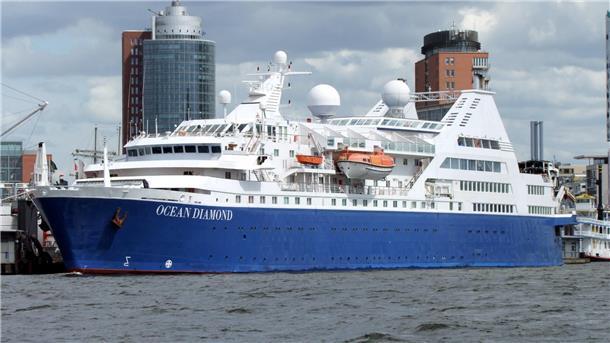 Expeditionskreuzfahrtschiff "Ocean Diamond" liegt im Hamburger Hafen