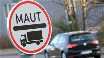 Zum 1. Januar 2024 ist eine Reform der Lkw-Maut geplant; die Mautsätze sollen schon Anfang 2023 steigen.