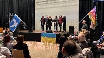 Mahnwache in der Nordenhamer Jahnhalle 
