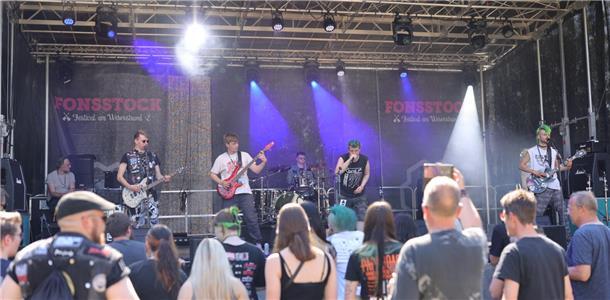 Die Nordenhamer Punkband Nudelbox 3,50 Euro.