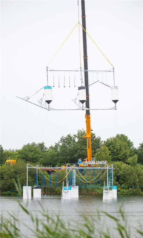 Ninja Warrior-Feeling am Kransburger See: Aqua Chimp ist „gelandet“ Zum ersten Mal baut das bayrische Unternehmen Adventure Lakes GmbH einen Aqua Chimp-Kletterpark im Norden Deutschlands auf.