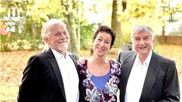 Das Bremerhavener Rezitatoren-Trio (von links) Martin Kemner, Susanne Schwan und Dirk Böttger knöpft sich Johann Wolfgang von Goethe vor