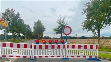 Zur Baustelle im Westen Bremervördes ist jetzt noch eine weitere Baustelle im Süden dazu gekommen: Die Kreisstraße in Richtung Gnarrenburg ist bis 19. Oktober zwischen dem Kreisel in Engeo und Sreckens gesperrt. Eine Umleitung ist ausgeschildert.
