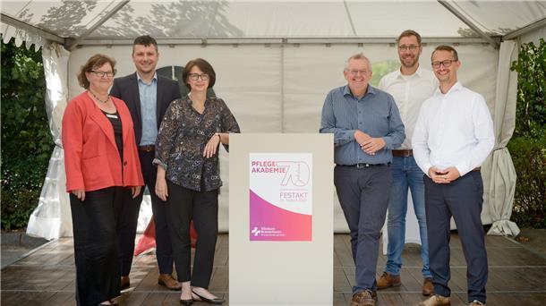 Zur Jubiläumsfeier der Pflegeakademie waren Gäste aus der Pflegebranche und aus der Politik gekommen.