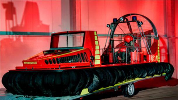 Vermisstenfall Arian: Die Polizei stellt erneute Suche ein Zur Unterstützung bei der Suche nach Arian wurde auch die Feuerwehr Steinhude gebeten, die über ein spezielles Hovercraft (Luftkissenboot) verfügt.