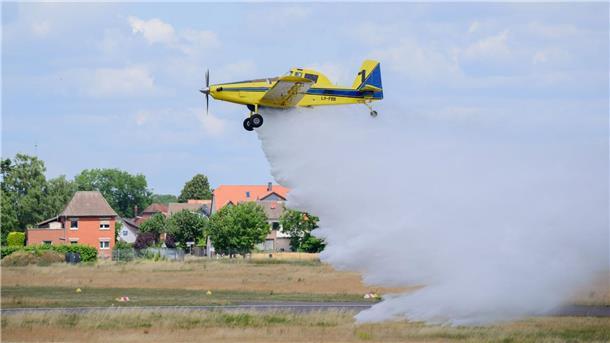 Flugzeuge sollen bei Brandbekämpfung im Ausland helfen Zwei Flugzeuge aus Niedersachsen sollen bei einer Vegetationsbrandbekämpfung in Nordmazedonien unterstützen. (Archivbild)