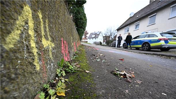 Tatort Schulweg - 14-Jährige stirbt nach Angriff Zwei Mädchen wurden auf ihrem Schulweg angegriffen.