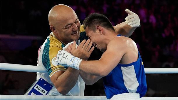 Zwei Mitarbeiter des britischen Olympia-Teams haben Trainer Tulkin Kilichev (l) bei den Sommerspielen von Paris das Leben gerettet.