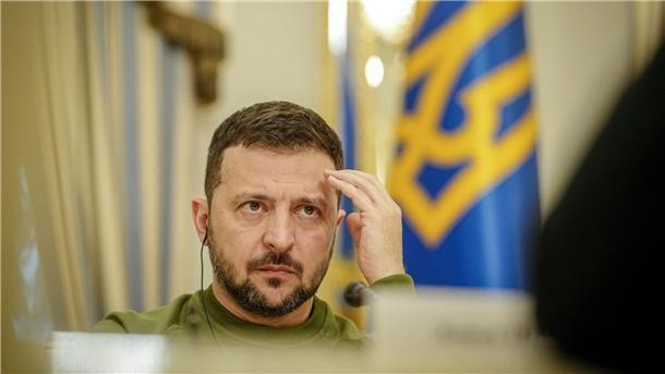 Anschlagspläne gegen Selenskyj aufgedeckt Zwei Mitglieder des Personenschutzes um Wolodymyr Selenskyj, sollen Teil eines geplanten Attentates auf den ukrainischen Präsidenten gewesen sein.