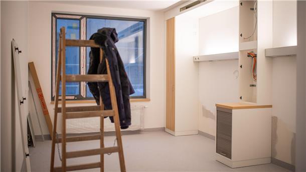 Neue Kinderklinik in Bremerhaven: Spender steuern 85.000 Euro bei Zwei parallel verlaufende Gänge in Ost und West umfassen das Erdgeschoss der Kinderklinik.