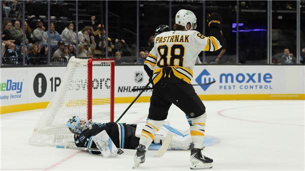 Vierte NHL-Pleite für Boston-Trainer Sturm in Serie Zwei Tore von David Pastrnak waren für die Boston Bruins zu wenig.