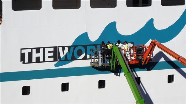 Dieses Kreuzfahrtschiff führt ein Doppelleben als Hotel und Universität Zweimal pro Jahr wird an der Columbuskaje aus dem Kreuzfahrtschiff „Deutschland“ das Studentenschiff „World Odyssey“.