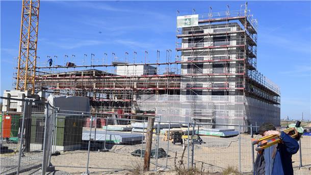 Neubau im Gewerbegebiet „Lune Delta“ wächst: Wann die Eröffnung geplant ist Baustelle neues Gründungszentrum Lune Delta.