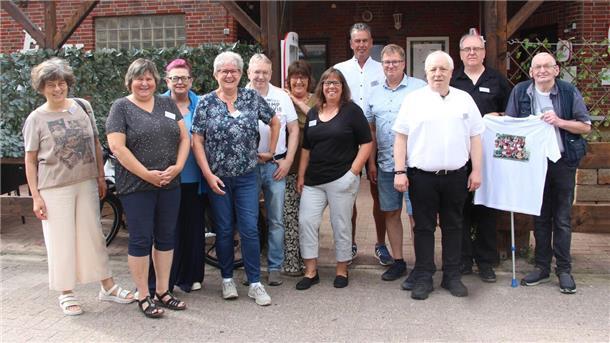 Nordenhamer Klassentreffen nach 50 Jahren – aus Idee wird Wirklichkeit Klassentreffen Gruppenbild